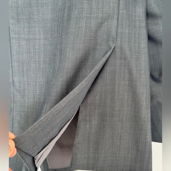 Dkny Gray Men Suit with Notched Lapels, 100% wool, size 42R, pants 34/29